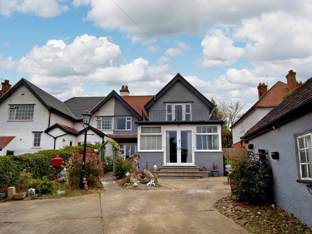 4 bed semidetached house for sale in St Andrews Drive, Skegness PE25