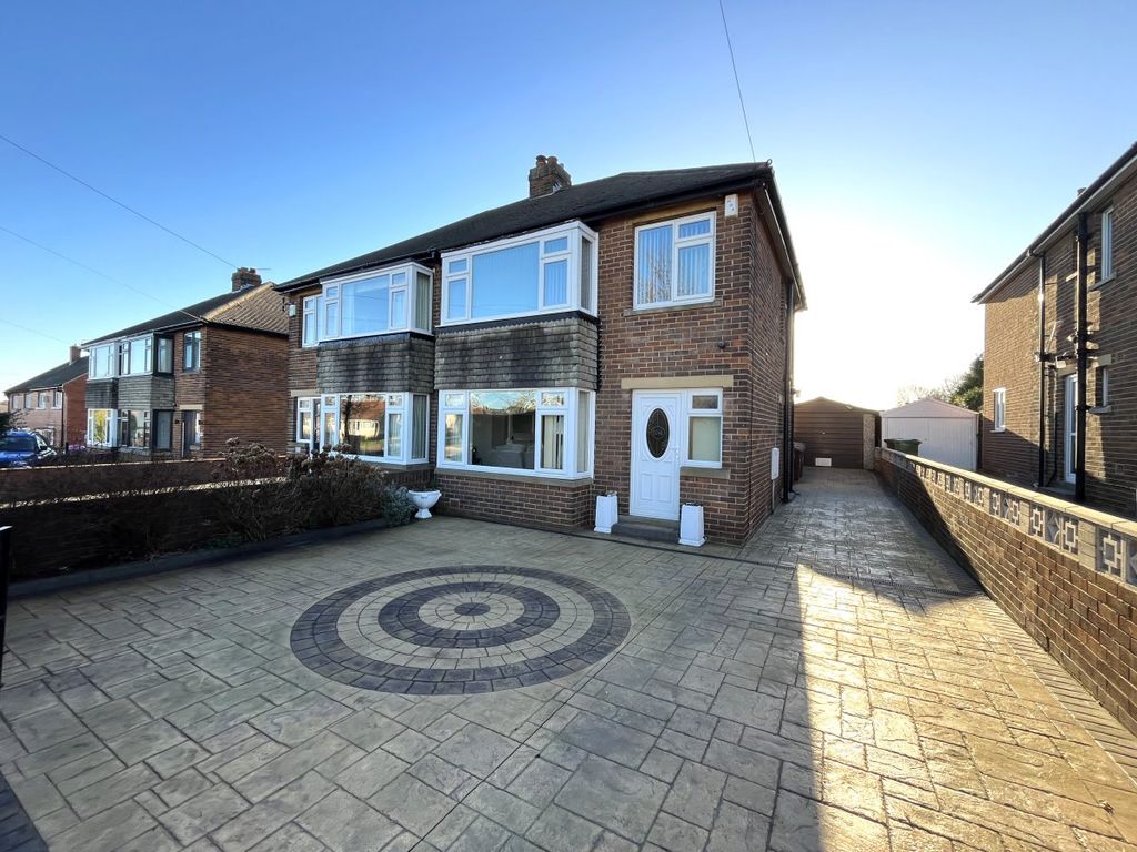 3 bed semidetached house for sale in Queens Drive, Ossett WF5, £