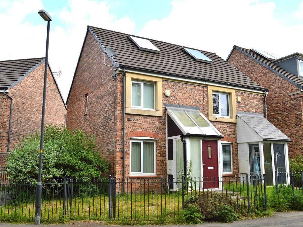 2 bed property for sale in Cardigan Road, Hollinwood, Oldham OL8, £