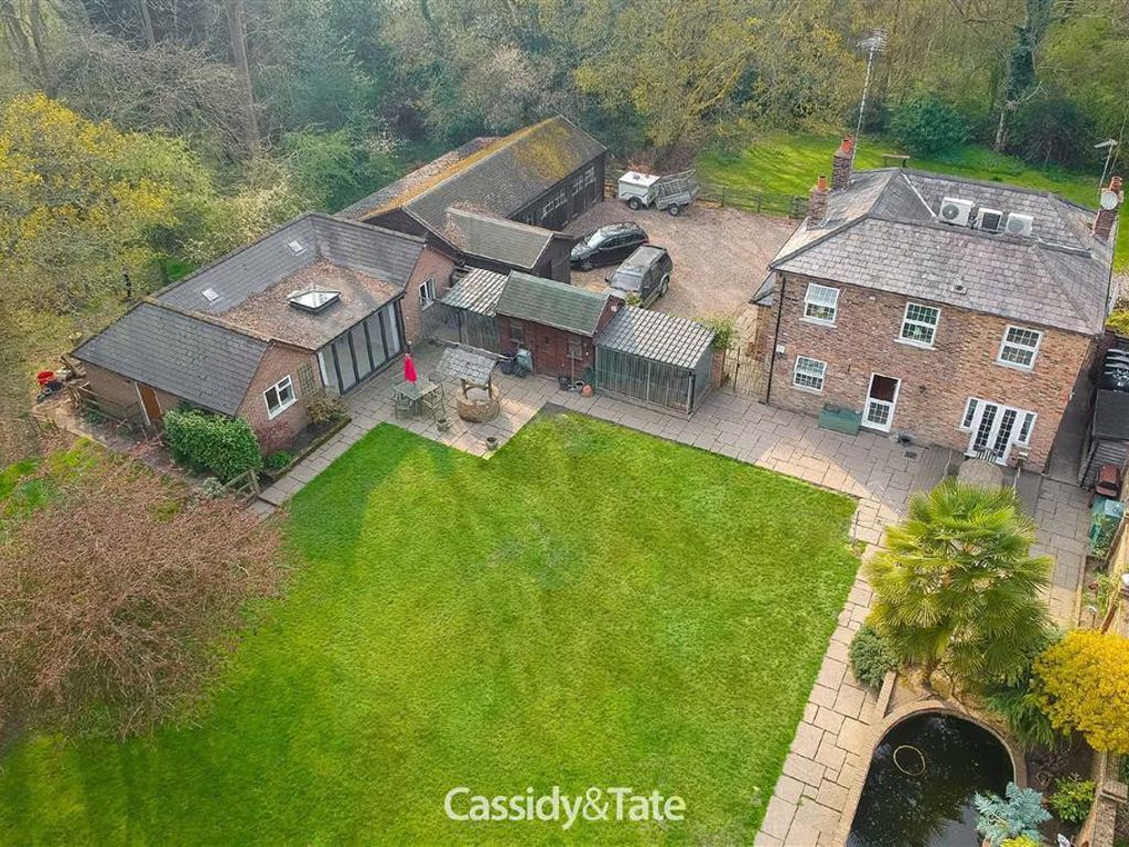 Property Details For Fern House Station Road Bricket Wood St