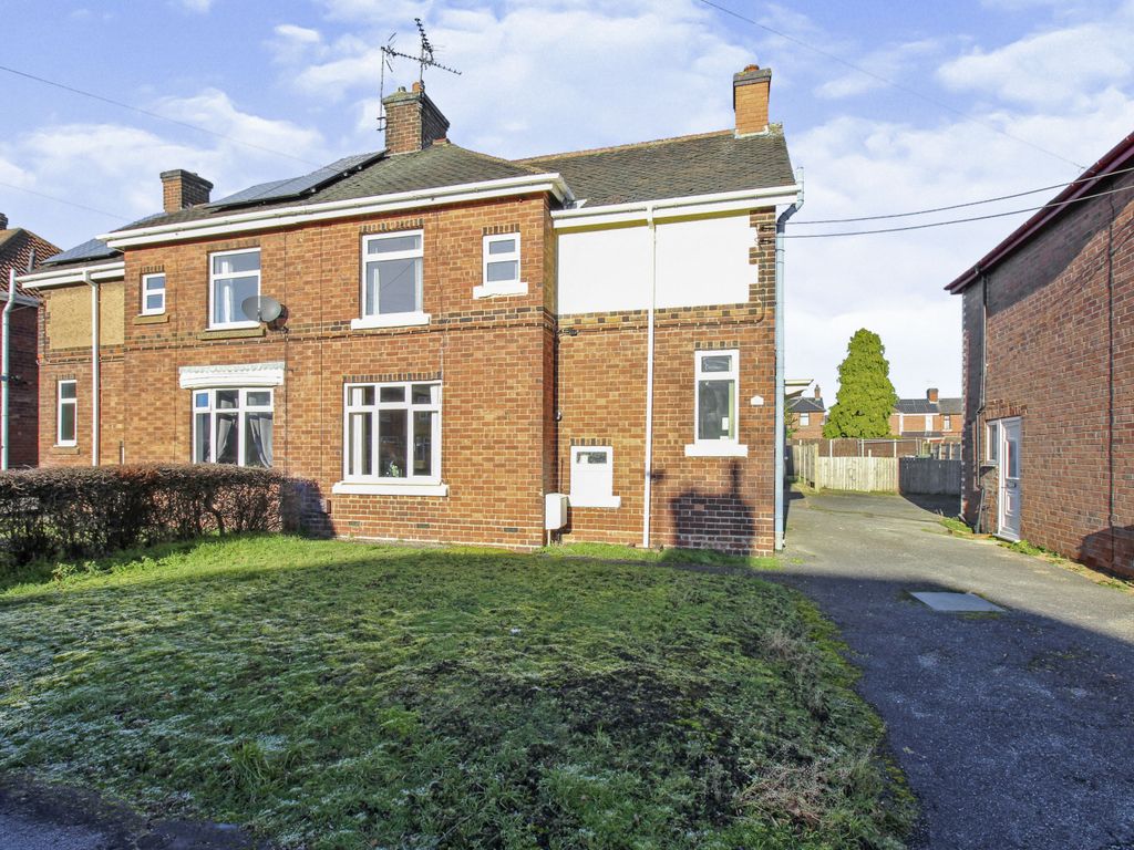 3 bed semidetached house for sale in Oak Avenue, New Ollerton, Newark