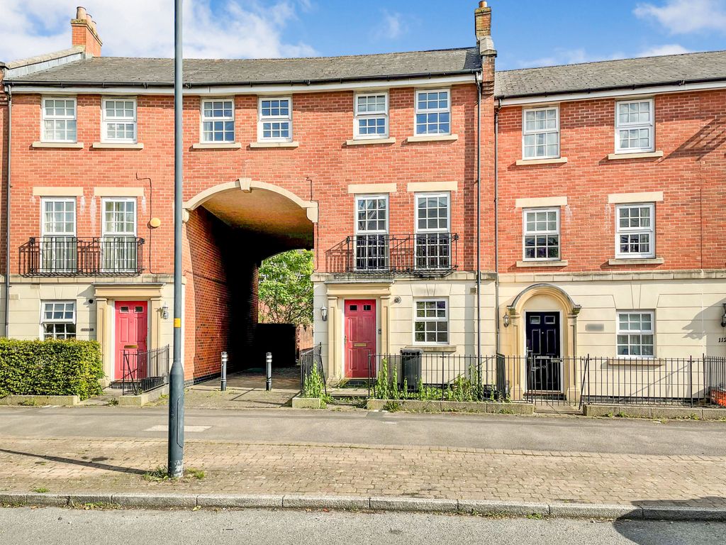 5 bed town house for sale in Redhouse Way, Redhouse, Swindon SN25, £