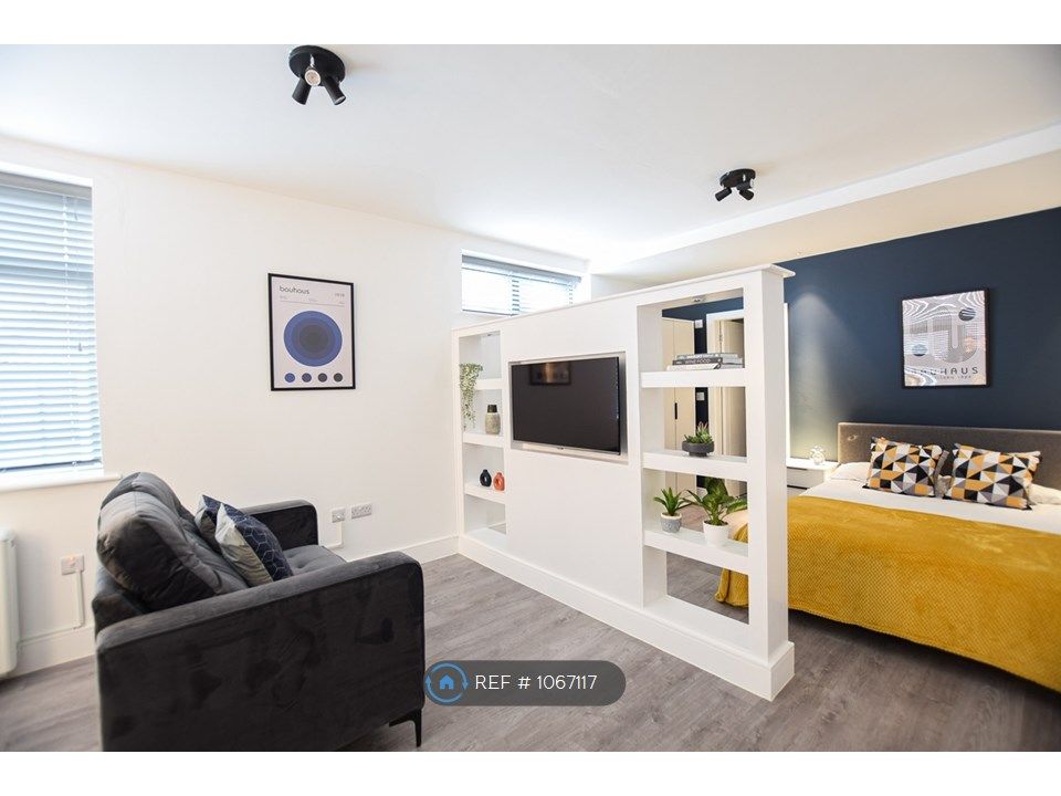 Studio to rent in Middlewich Road, Sandbach CW11, £725 pcm Zoopla