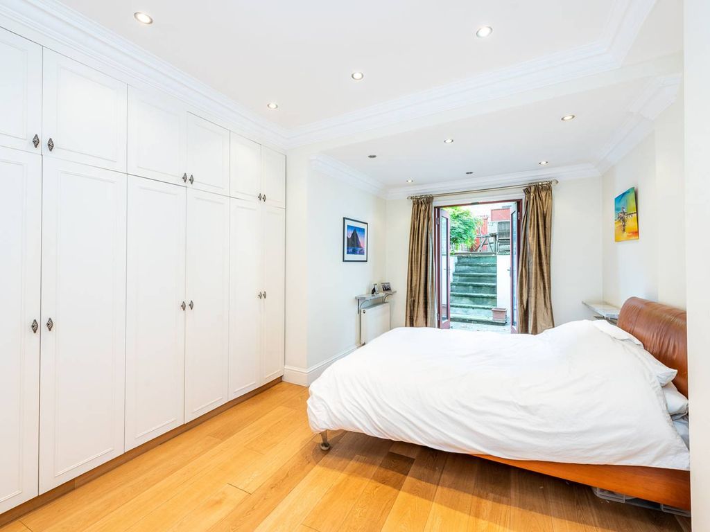 Cromwell Crescent, South Kensington, London SW5