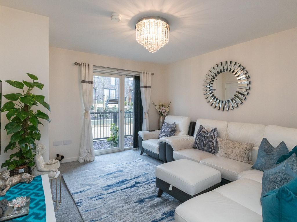 5 bed town house for sale in Glenalmond Place, Sighthill, Edinburgh EH11, £350,000 Zoopla