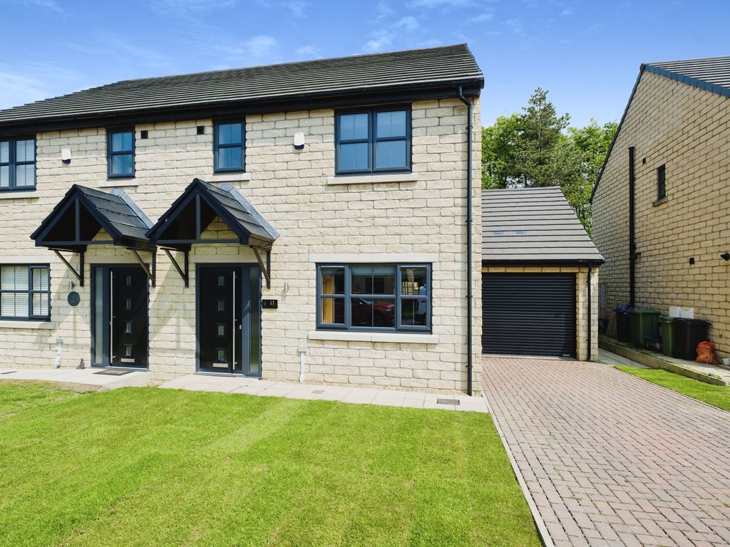 3 bed semidetached house for sale in Potters Meadow, Workington CA14