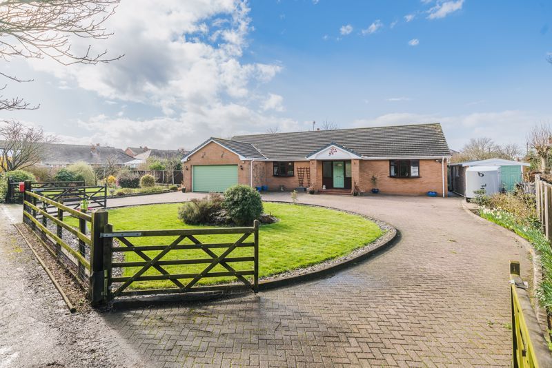 4 bed detached bungalow for sale in Drummersdale Lane, Scarisbrick