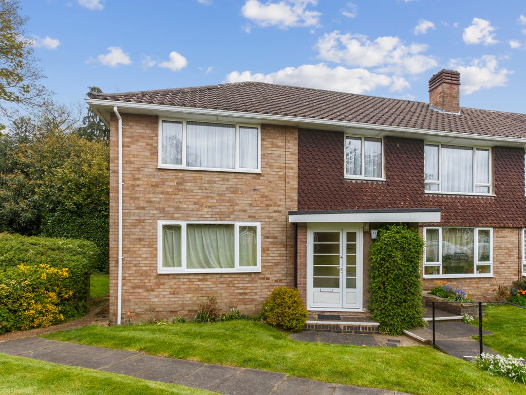 2 bed for sale in Charmouth Court, St. Albans AL1, £435,000