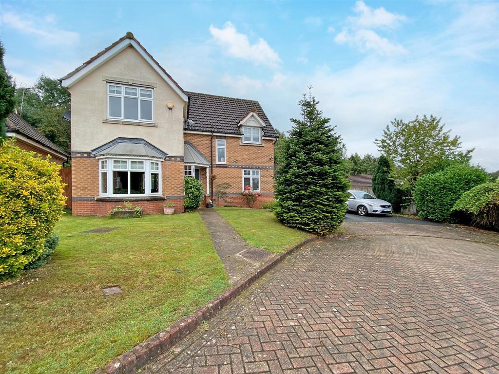 4 bed property for sale in Foxglove Close, Killinghall, Harrogate HG3