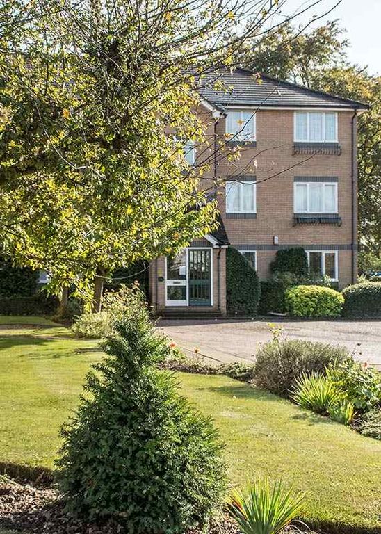 2 bed flat to rent in Hedingham Mews, All Saints Avenue, Maidenhead SL6