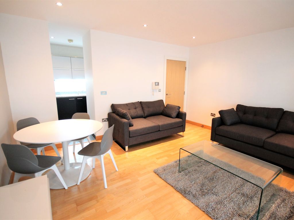 2 bed flat to rent in Deansgate, Manchester M3, £1,450 pcm Zoopla