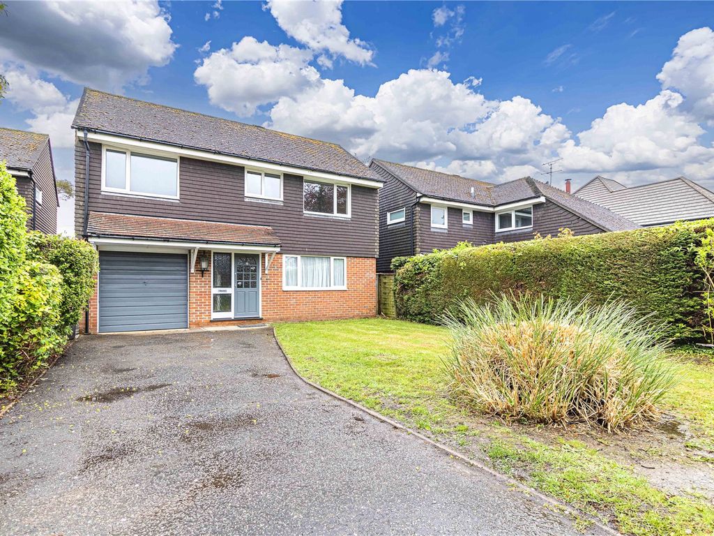 5 bed detached house for sale in Tylers Close, Kings Langley, Hertfordshire WD4, £850,000 Zoopla