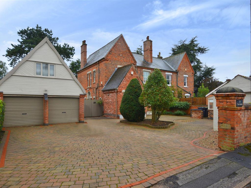 4 bed semidetached house for sale in Wellington Road, Burton Joyce