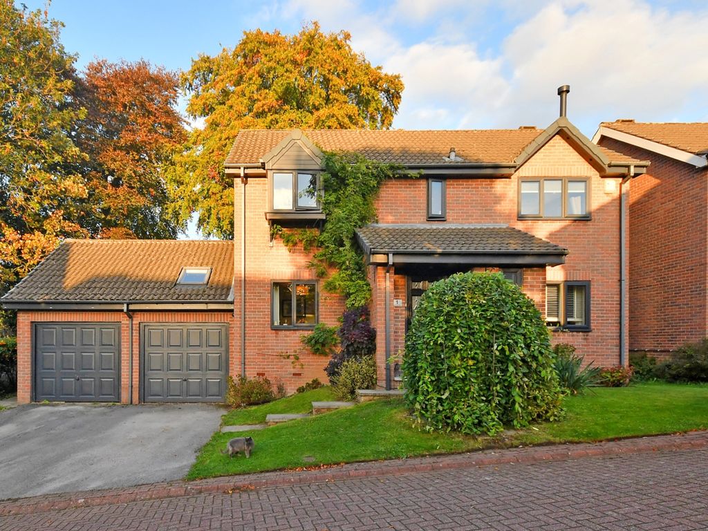 5 bed detached house for sale in Lees House Court, Norton Lees
