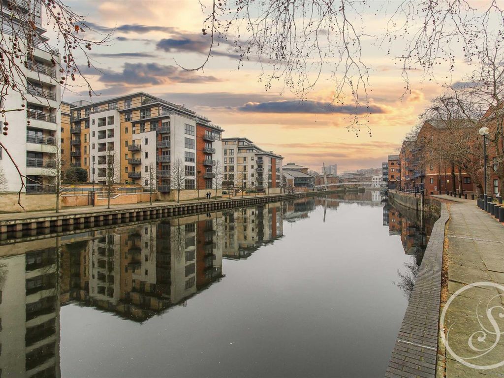 1 bed flat for sale in The Chandlers, Leeds City Centre, Leeds LS2, £