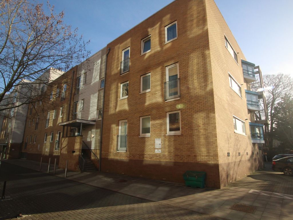 2 bed flat to rent in Warren Close, Cambridge CB2 Zoopla