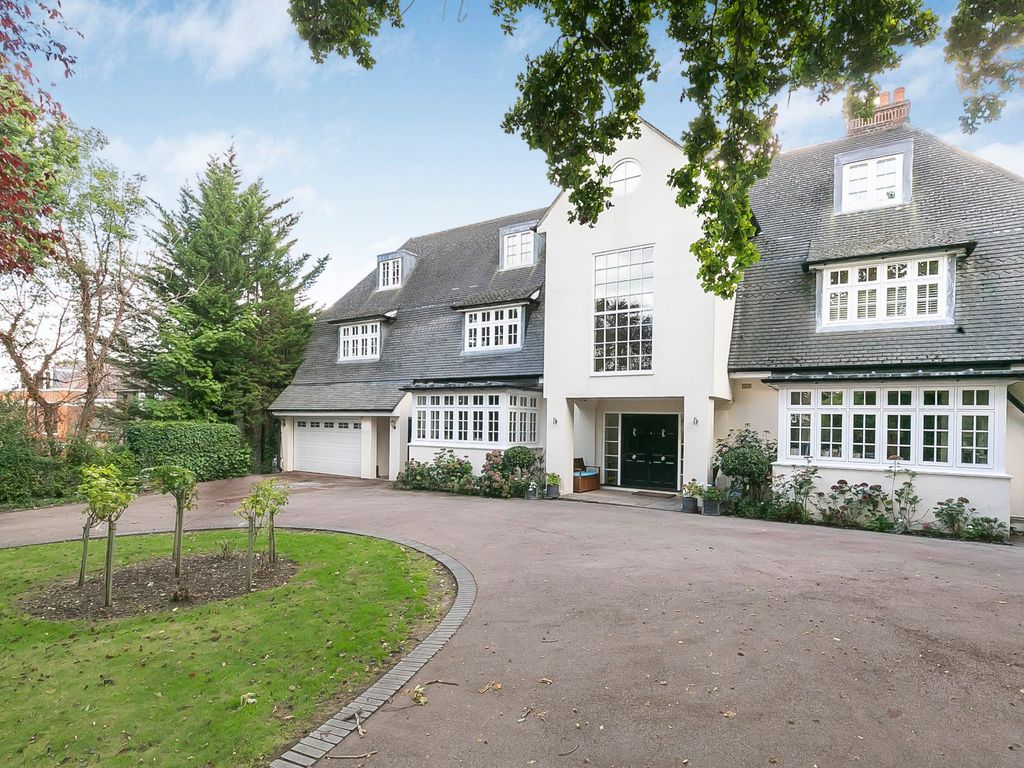 8 bed detached house for sale in Beech Hill, Hadley Wood, Hertfordshire