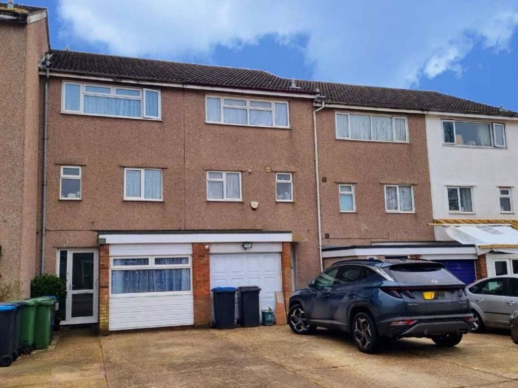 4 bed terraced house for sale in Claymore, Hemel Hempstead, Hertfordshire HP2 Zoopla