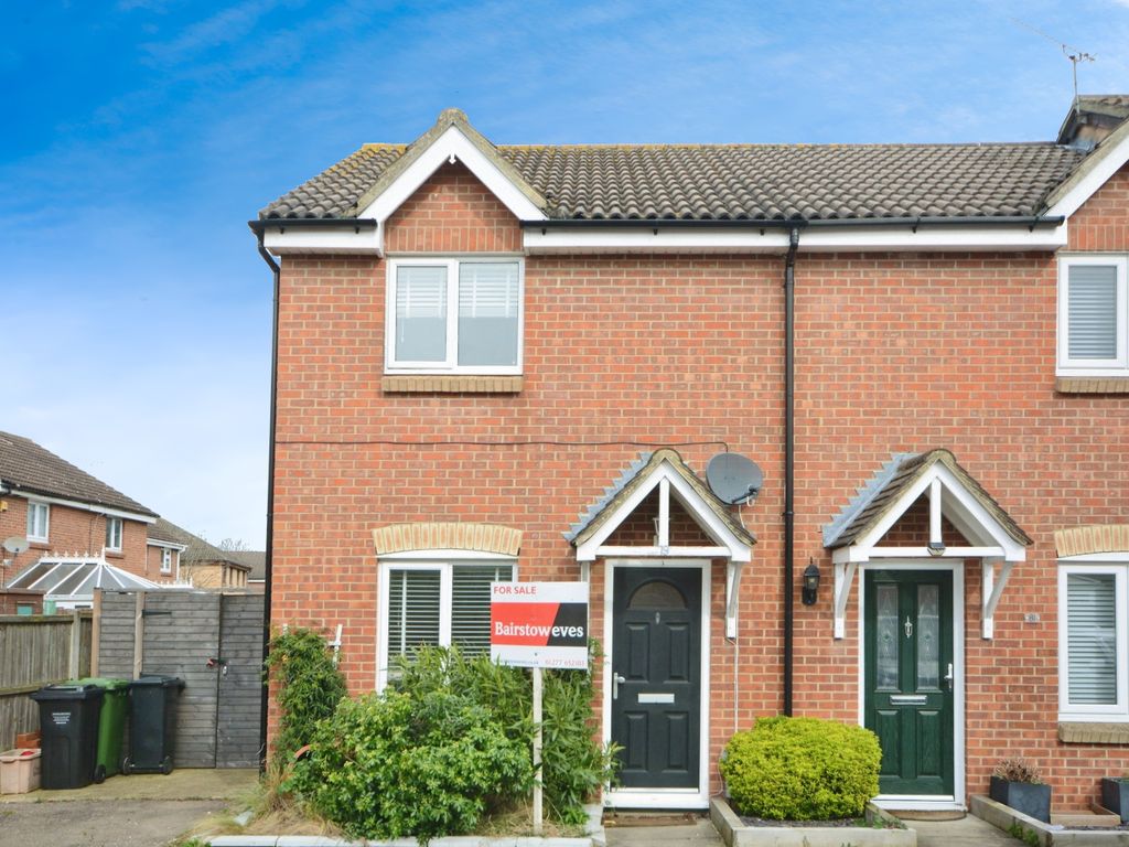 2 bed end terrace house for sale in Maitland Road, Wickford, Essex SS12