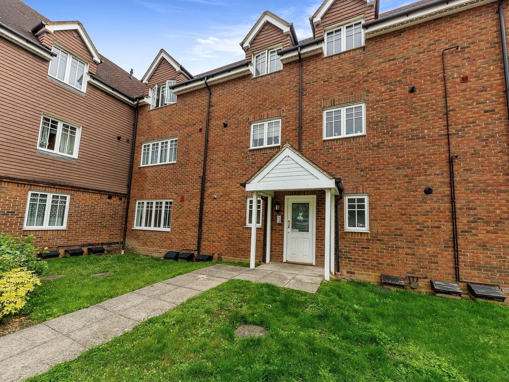 2 bed flat for sale in London Road, Hemel Hempstead HP3, £210,000 Zoopla