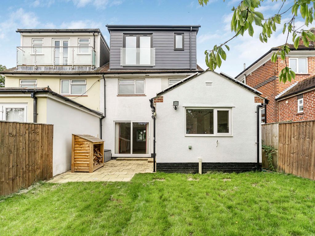 4 bed semidetached house to rent in Morrell Avenue, Oxford OX4, £2,200