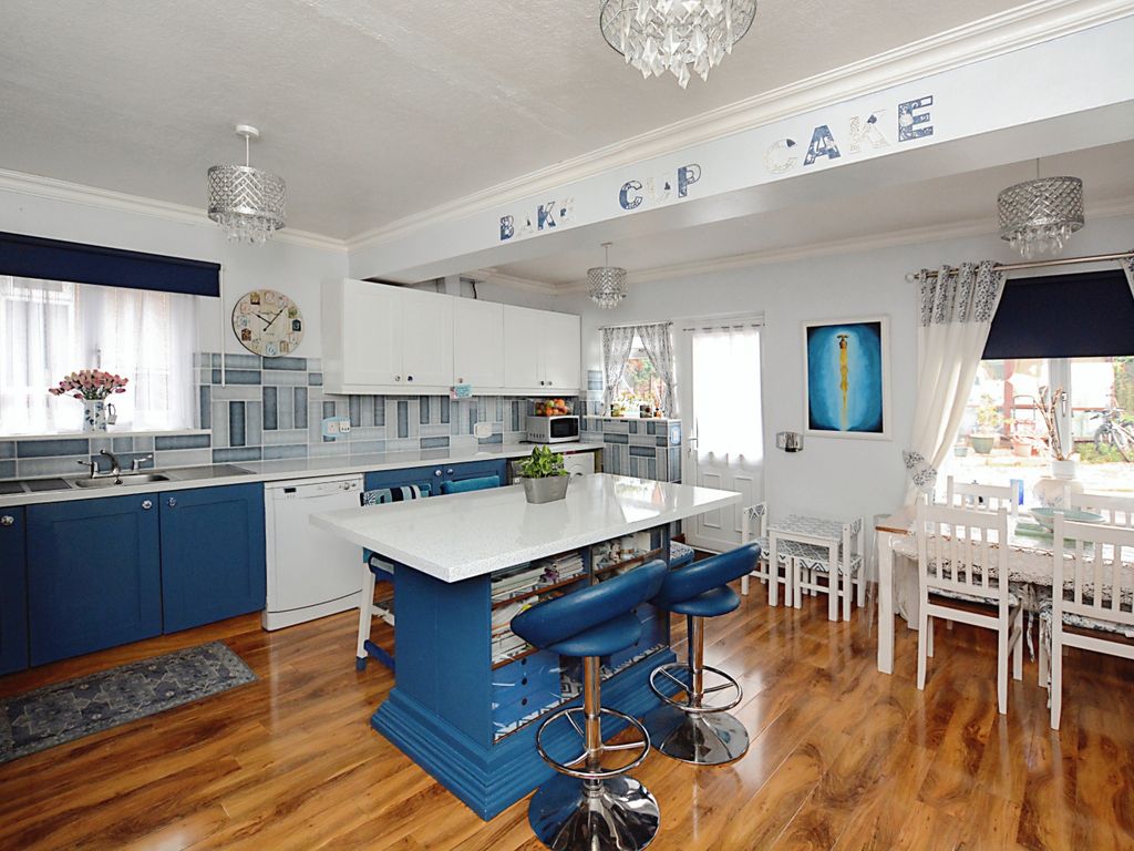 Mountfield Road, Spinney Hill NN3  