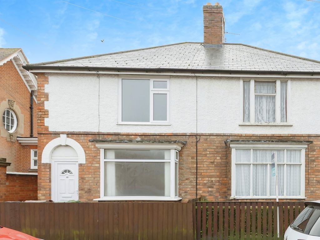 3 bed semidetached house for sale in Bassett Street, Wigston LE18, £