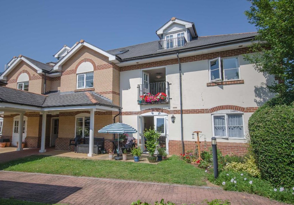 2 bed flat for sale in Hornbeam House, Woodland Court, Downend BS16