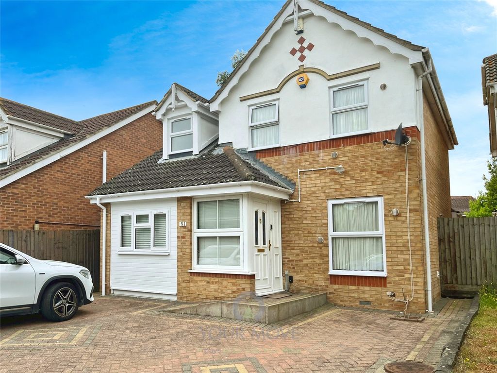 4 bed detached house to rent in Hutchins Road, London SE28, £2,750 pcm Zoopla