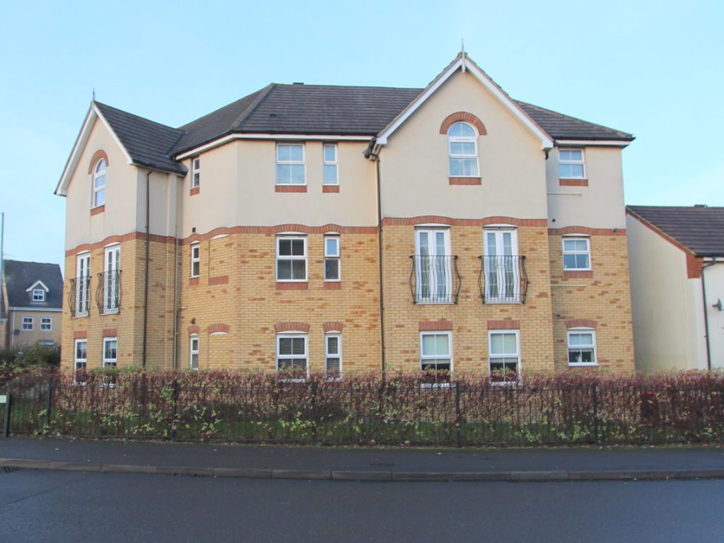 2 bed flat to rent in Clay Furlong, Leighton Buzzard LU7, £1,000 pcm