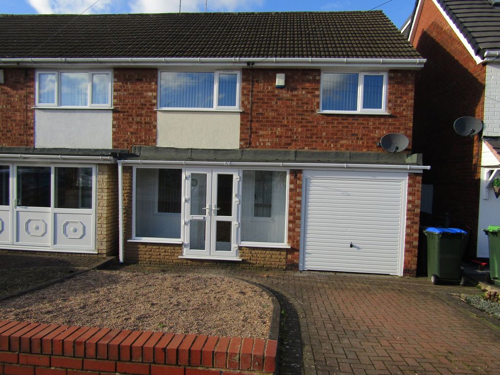 3 bed semidetached house to rent in Stanton Road, Great Barr, Birmingham, West Midlands B43, £