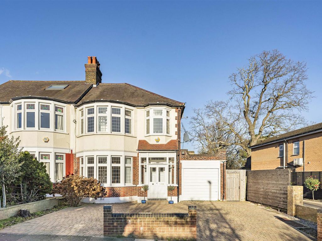 3 bed property for sale in Woodcroft, London N21, £1,000,000 Zoopla