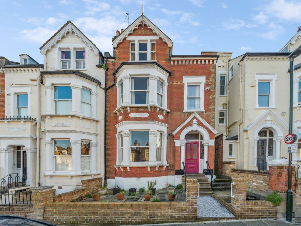 6 bed property for sale in Ellerker Gardens, Richmond TW10, £2,750,000