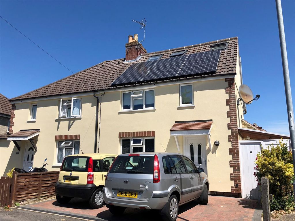 4 bed property to rent in Queens Meadows, Cherry Hinton, Cambridge CB1