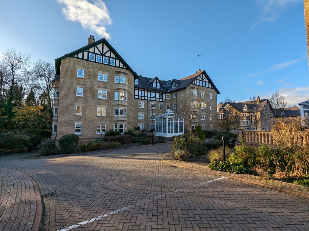 2 bed flat to rent in Rutland House, Mansfield Court, Harrogate, North