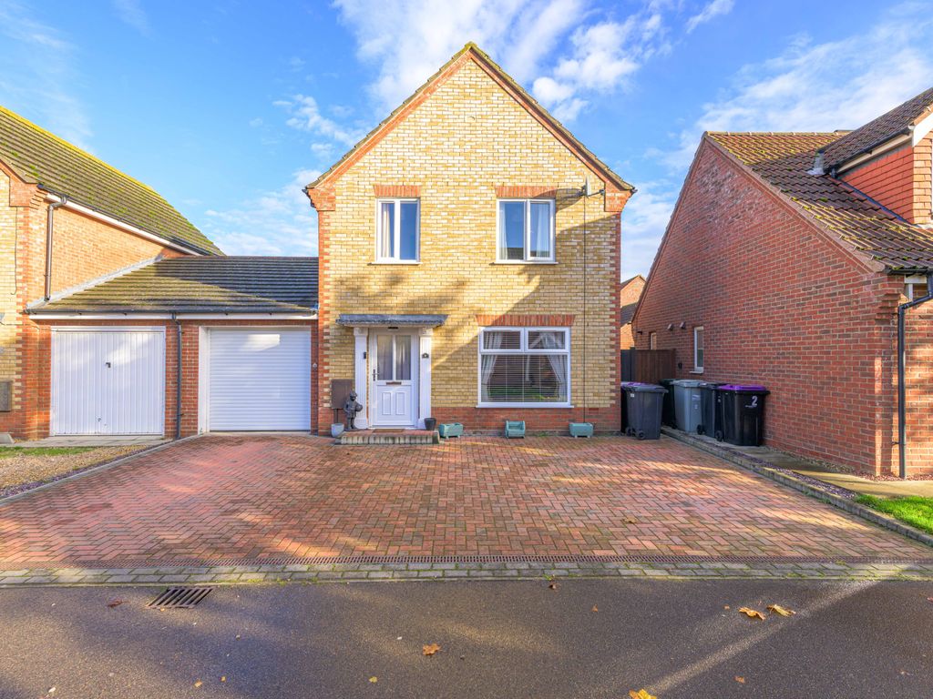 3 bed link detached house for sale in Curtis Drive, Coningsby LN4, £
