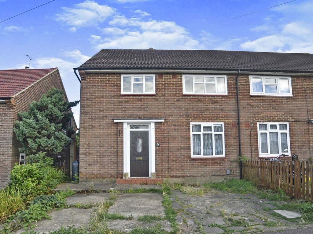 3 bed semidetached house for sale in Morriston Close, Watford WD19