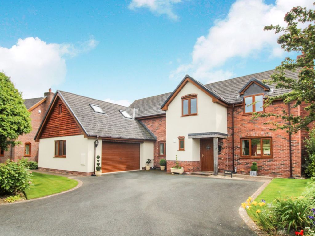 4 bed detached house for sale in Groes Close, Guilsfield SY21, £495,000