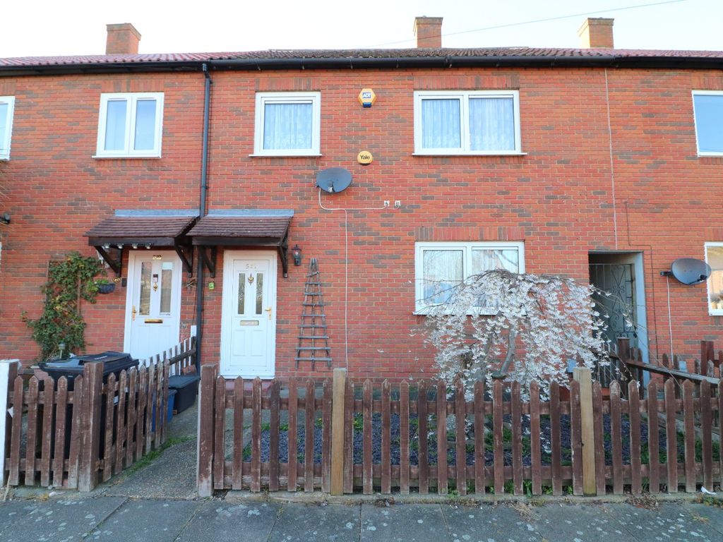 3 bed terraced house for sale in New North Road, Ilford IG6, £400,000