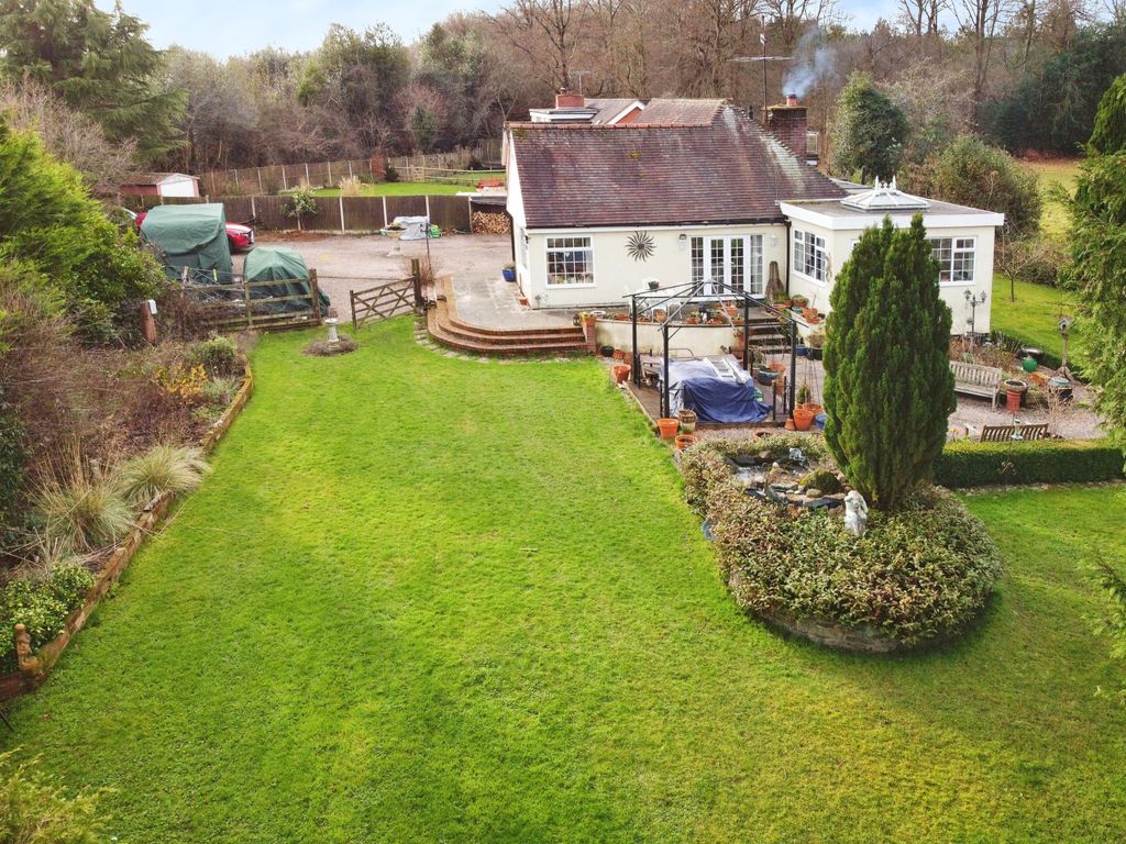 3 bed bungalow for sale in Pound Green, Bewdley, Worcestershire DY12, £