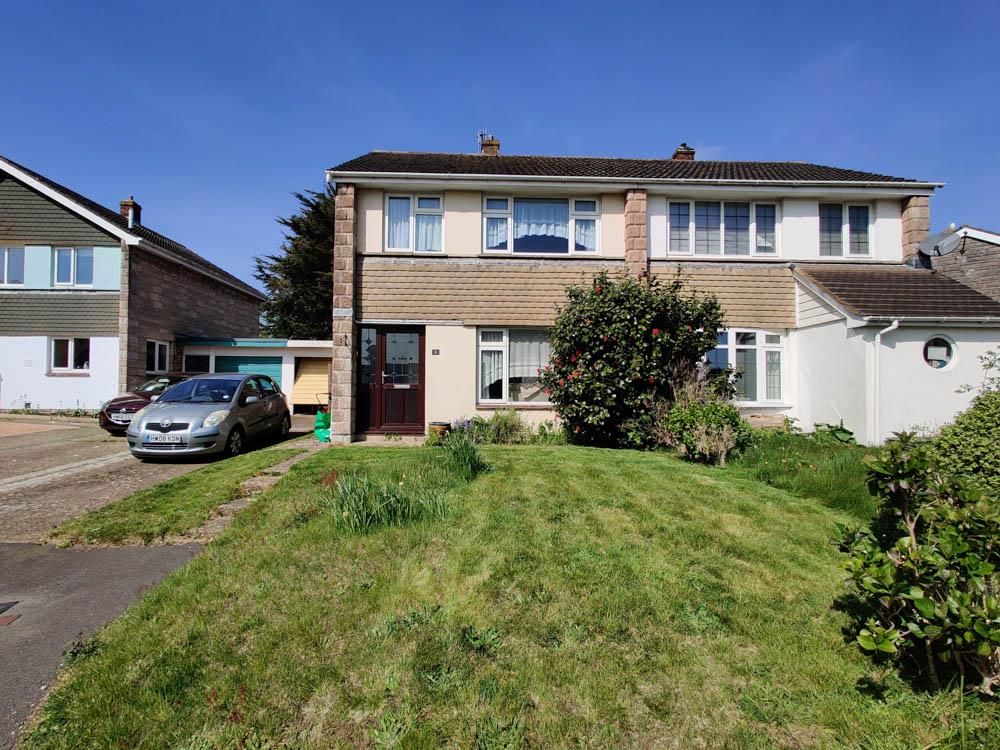 3 bed semidetached house for sale in Worsley Road, Godshill, Ventnor