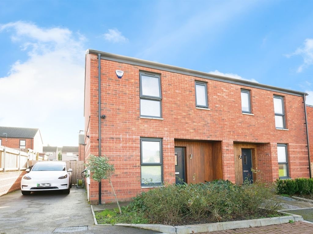 3 bed semidetached house for sale in Clevedon Road, Llanrumney