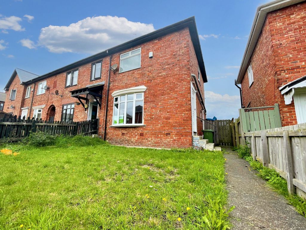 3 bed terraced house for sale in Cornwallis Square, South Shields NE33 Zoopla