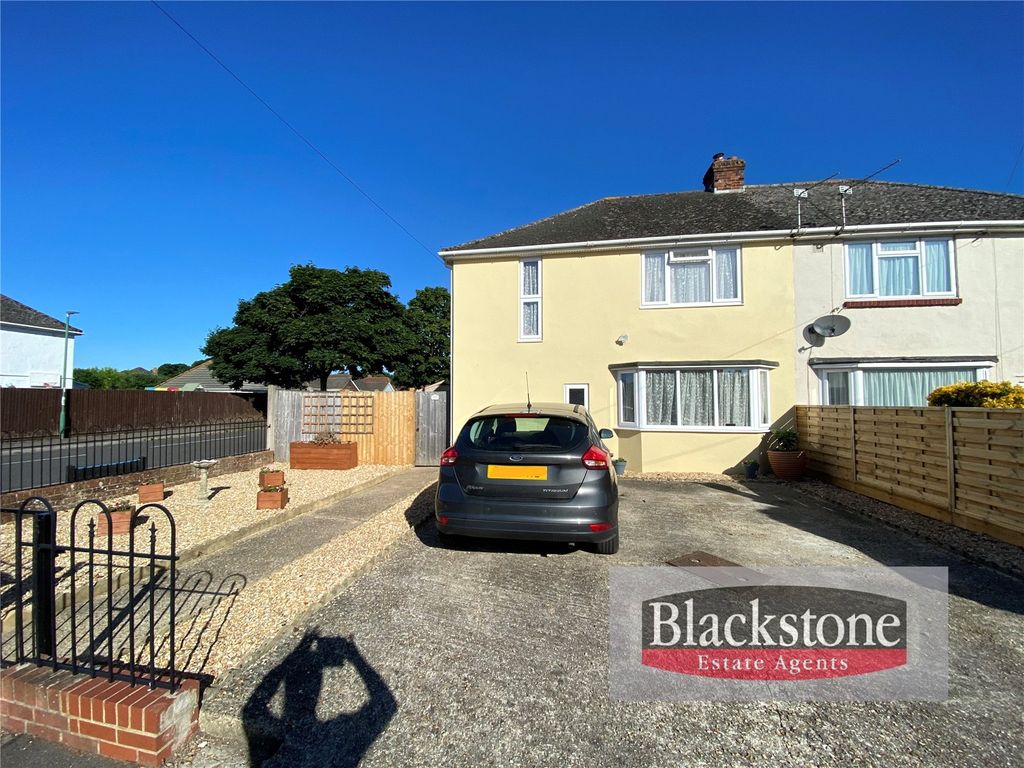 3 bed semidetached house for sale in Horsham Avenue, Kinson