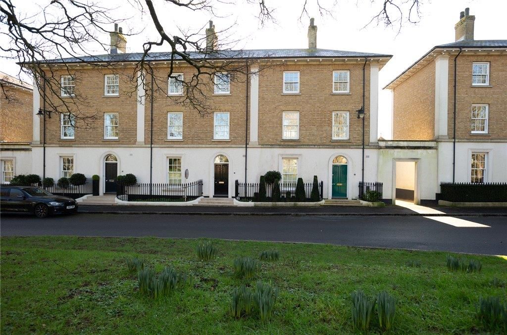 4 bed end terrace house to rent in Woodlands Crescent, Poundbury