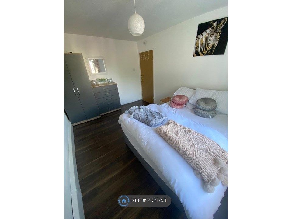 Room to rent in Salford, Salford, Manchester M5, £790 pcm Zoopla