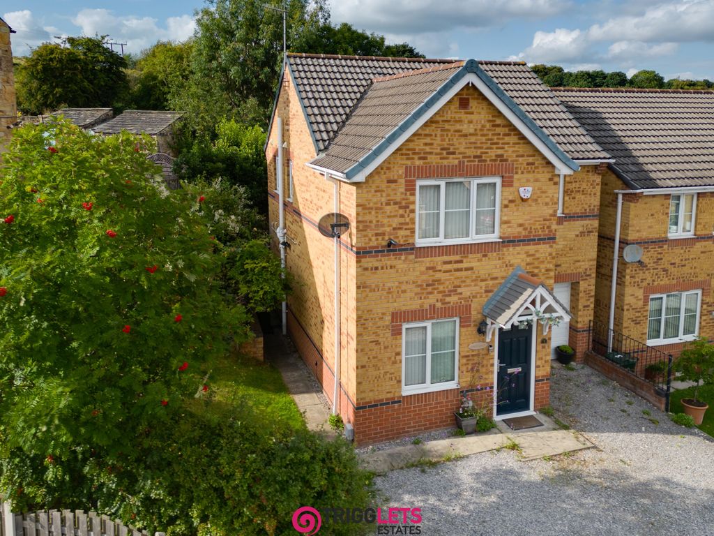 3 bed detached house for sale in Hart Hills, Hemingfield, Barnsley S73