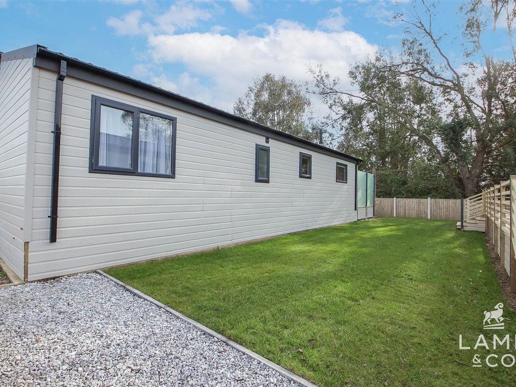 New home, 2 bed mobile/park home for sale in Seven Acres, St Johns Road