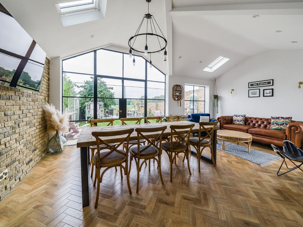 4 bed end terrace house for sale in Vansittart Road, Windsor SL4 Zoopla