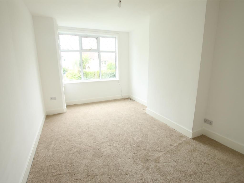 2 bed bungalow for sale in Kingsley Road, Northampton NN2, £265,000